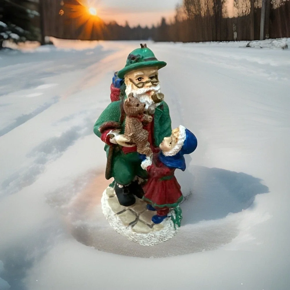 Hallmark santas from around the world‎ ornaments. Set Of 3